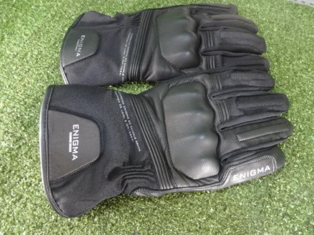 KOMINEEN-009
Nebula Glove
Size: XL