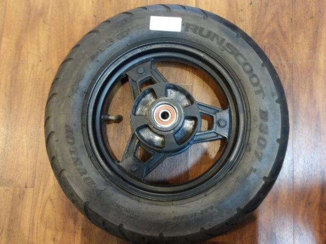 Genuine Honda wheels
Set before and after
Removing the square-headlight Chaly