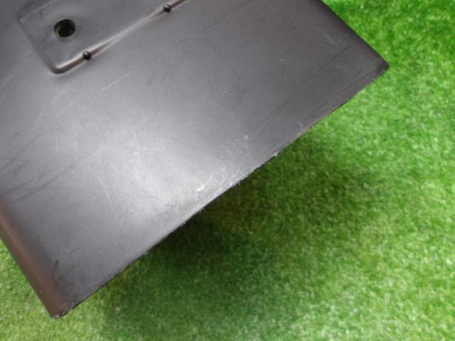 KAWASAKI genuine inner rear fender
Removal from Zephyr 400 (ZR400C)