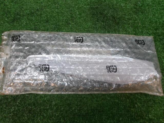 Genuine Honda front fender garnish
Giorno