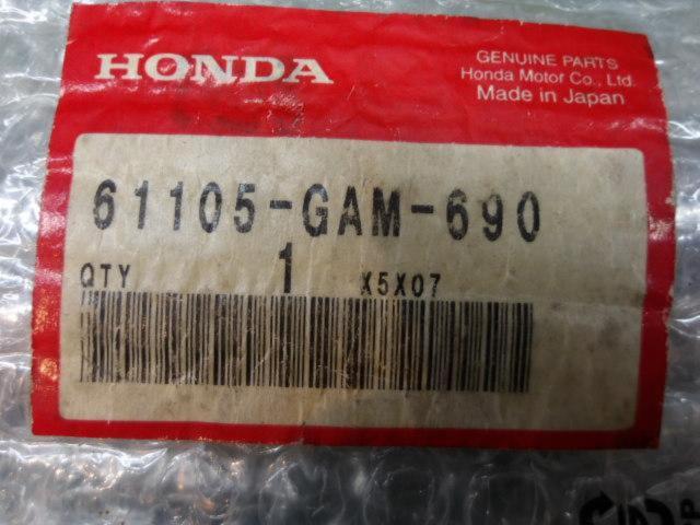 Genuine Honda front fender garnish
Giorno