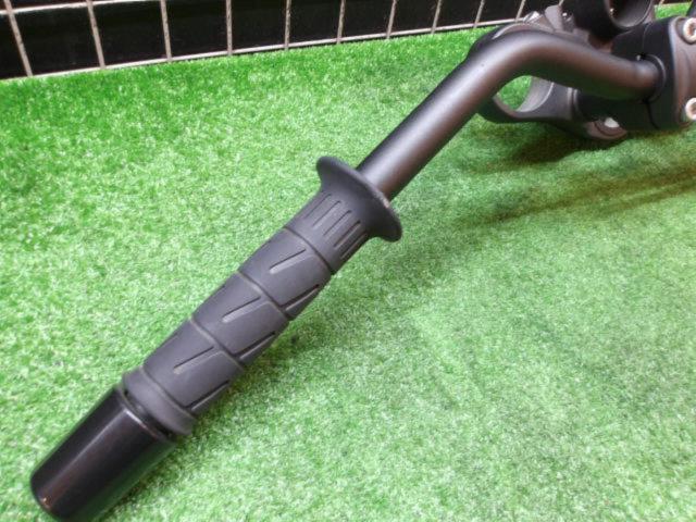 KAWASAKI genuine top bridge + handlebars
Removed from Z900RS ('21)