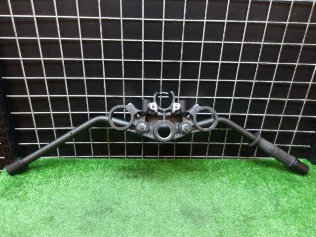 KAWASAKI genuine top bridge + handlebars
Removed from Z900RS ('21)
