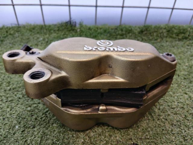 Brembo 4-piston opposed radial brake calipers
General purpose