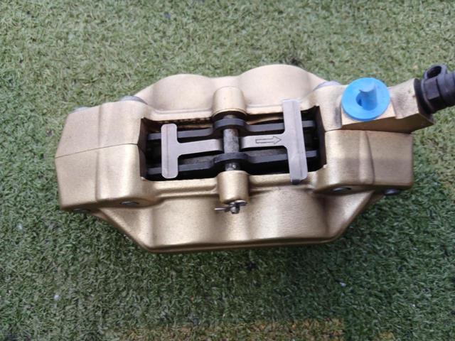 Brembo 4-piston opposed radial brake calipers
General purpose