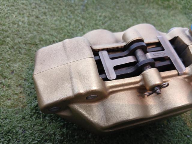 Brembo 4-piston opposed radial brake calipers
General purpose