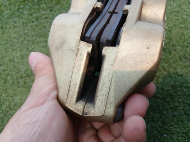 Brembo 4-piston opposed radial brake calipers
General purpose