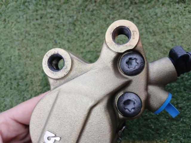 Brembo 4-piston opposed radial brake calipers
General purpose