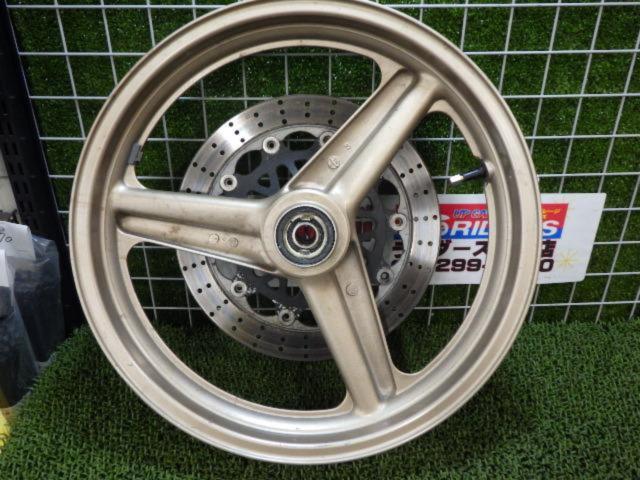 【HONDA】フロントホイール MC19 CBR250外し