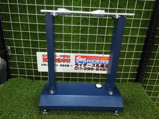 Wheel balancer from an unknown manufacturer