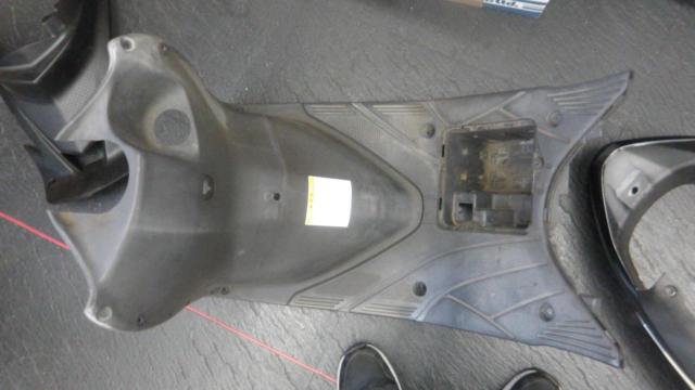 Suzuki genuine
Address V125G
Seat cowl/front cowl set