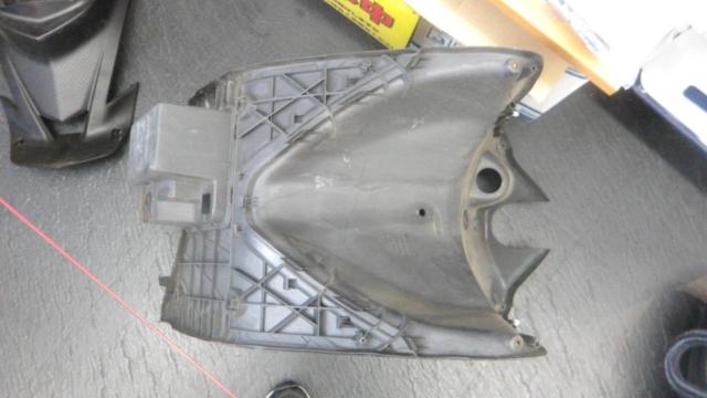Suzuki genuine
Address V125G
Seat cowl/front cowl set