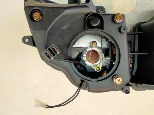 Unknown Manufacturer
Headlight unit (smoked lens)
CBR1000RR (SC59 early period｜’08-’11)