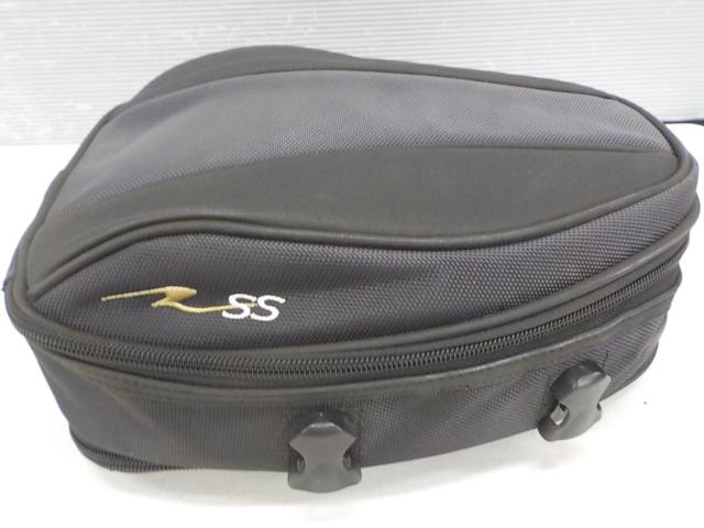 ROUGH &amp; ROAD (Rafuandorodo)
SS compact tail
Seat Bag
Capacity: 7.5L ~ 10L
