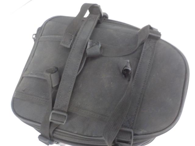 ROUGH &amp; ROAD (Rafuandorodo)
SS compact tail
Seat Bag
Capacity: 7.5L ~ 10L