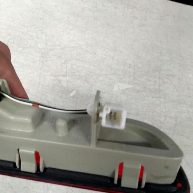 TOYOTA
Genuine high-mount
Hiace / 200 system