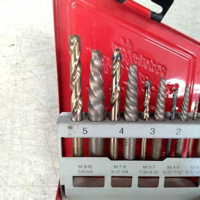 Snap-on
Ten
PIECE
EXTRACTOR
and
DRILL
SET