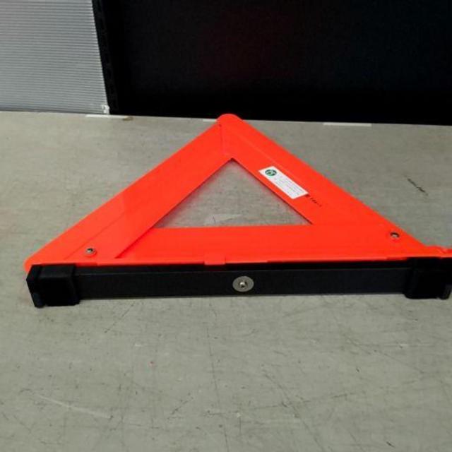 Toyota genuine
Warning triangle