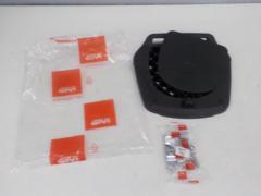GIVI
Rear box base
MP70ND