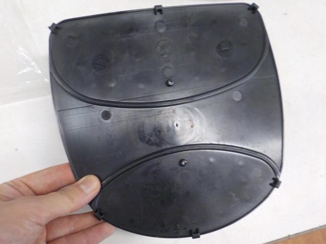 GIVI
Rear box base
MP70ND