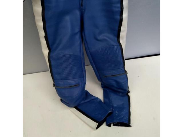 DELUXE
MODE
Separate racing suit
Size: M
* Current sales / not covered by warranty