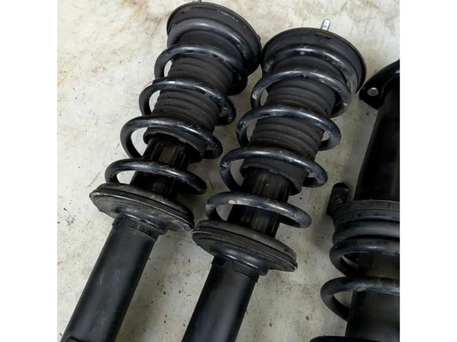 LEXUS
Genuine shock
+
RS-R
Ti2000
Lowdown suspension
L
[IS
/GSE20