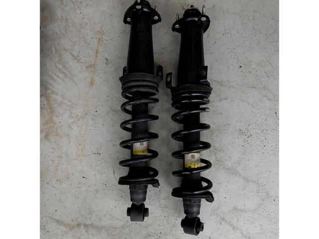 LEXUS
Genuine shock
+
RS-R
Ti2000
Lowdown suspension
L
[IS
/GSE20