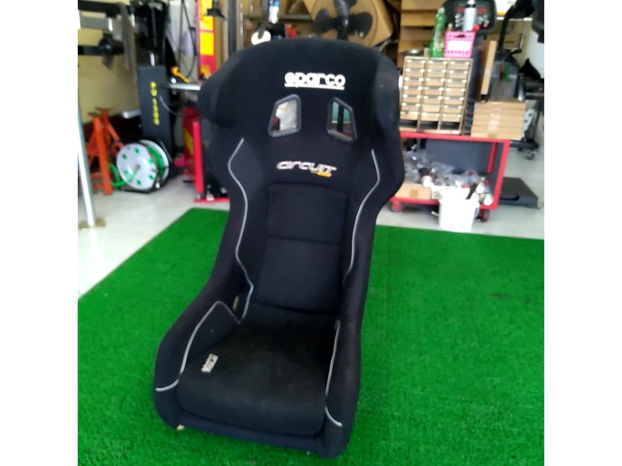 SPARCO
CIRCUIT
VTR
Full bucket seat with head guard
Side fastening