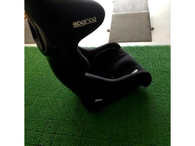 SPARCO
CIRCUIT
VTR
Full bucket seat with head guard
Side fastening