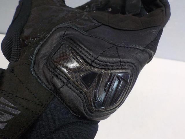FIVE
STUNT
EVO
Mesh glove
Size: XXL/12