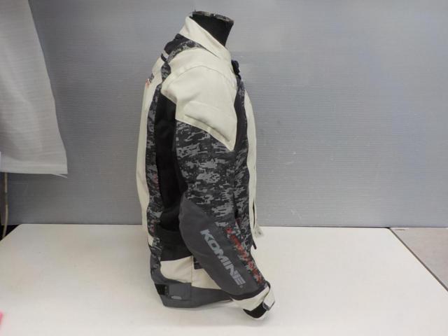 KOMINE
Nylon jacket
Size: JP / XL
EU / L