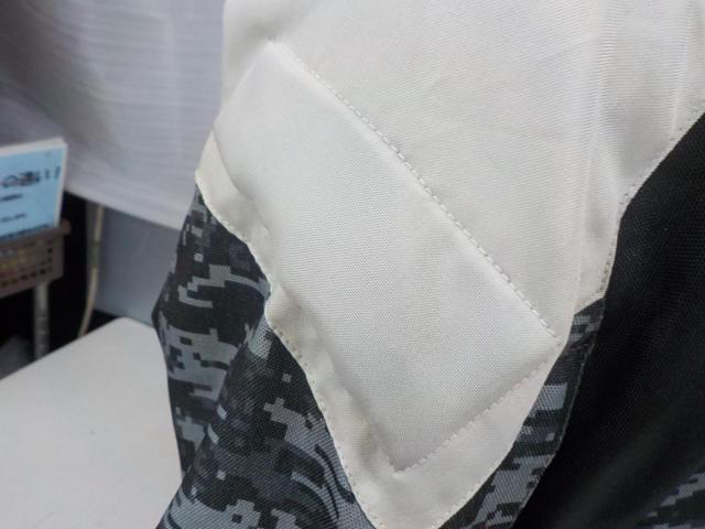 KOMINE
Nylon jacket
Size: JP / XL
EU / L