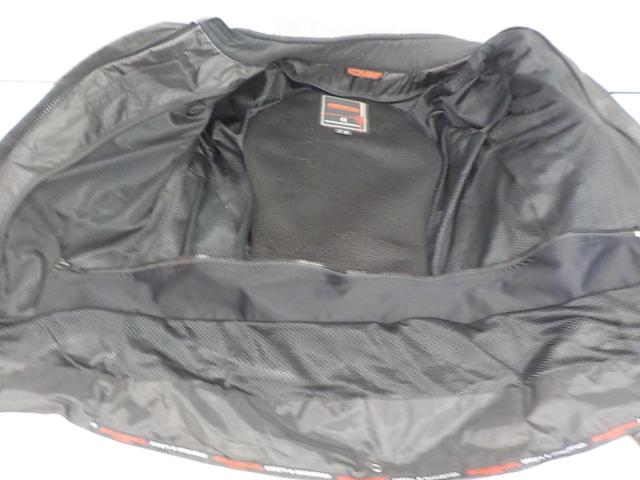 KOMINE
Nylon jacket
Size: JP / XL
EU / L