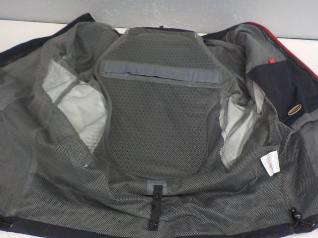 Rough &amp; load
Nylon jacket
Size: LL