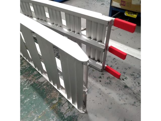 Unknown Manufacturer
Foldable aluminum ladder