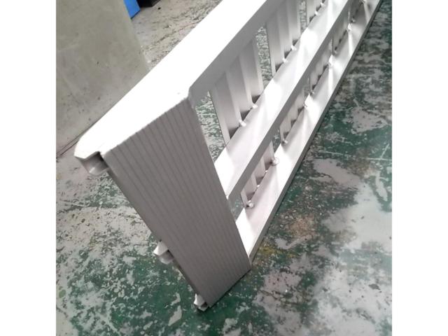 Unknown Manufacturer
Foldable aluminum ladder
