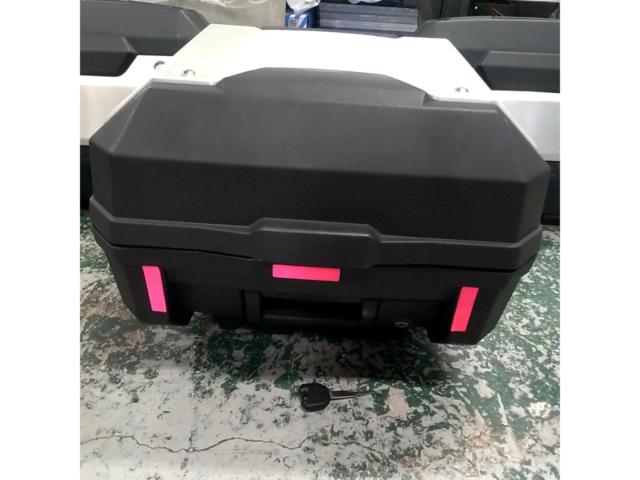7 SUZUKI
V-Strom Genuine Optional Pannier Case Set