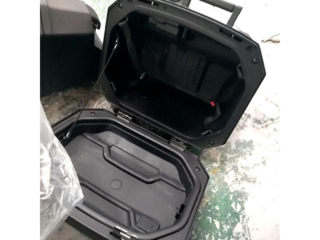 7 SUZUKI
V-Strom Genuine Optional Pannier Case Set