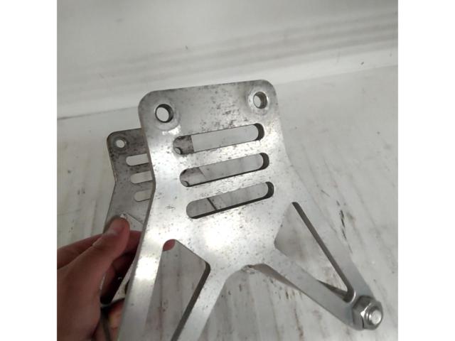 4 manufacturer unknown
Fork stabilizer