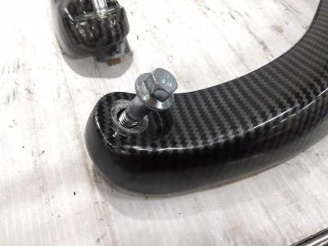 2 manufacturer unknown
Separate grab bar