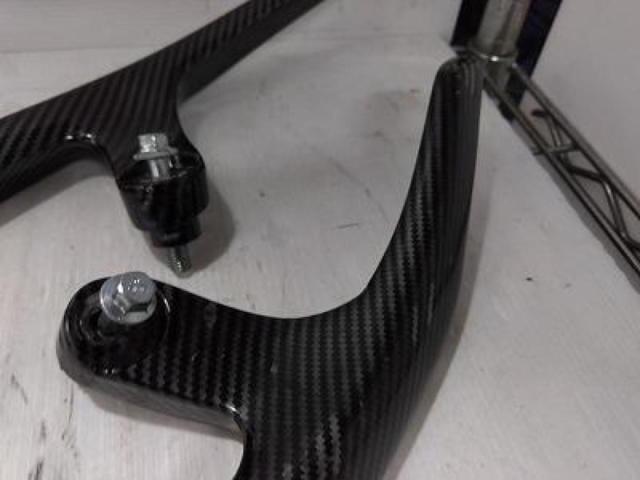 2 manufacturer unknown
Separate grab bar