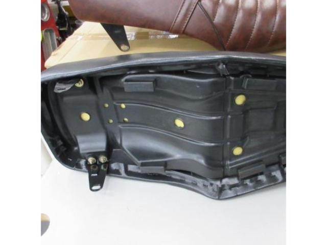 メーカー不明 純正タイプシート GN125H(年式不明)外し
