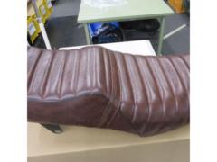 メーカー不明 張替えタックロールローシート GN125H(年式不明)外し