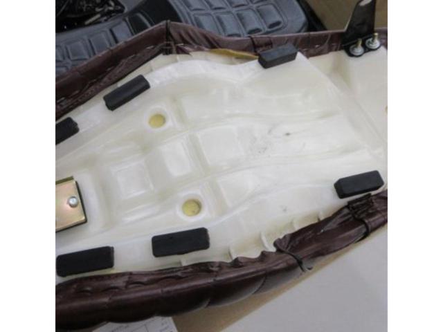  メーカー不明 張替えタックロールローシート GN125H(年式不明)外し