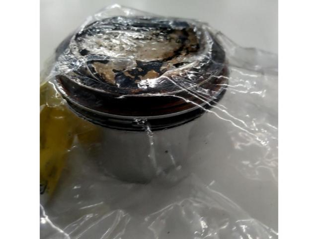 SP
TAKEGAWA
Piston
Removal from Monkey 125 (JB03)
Details unknown, some kind of problem