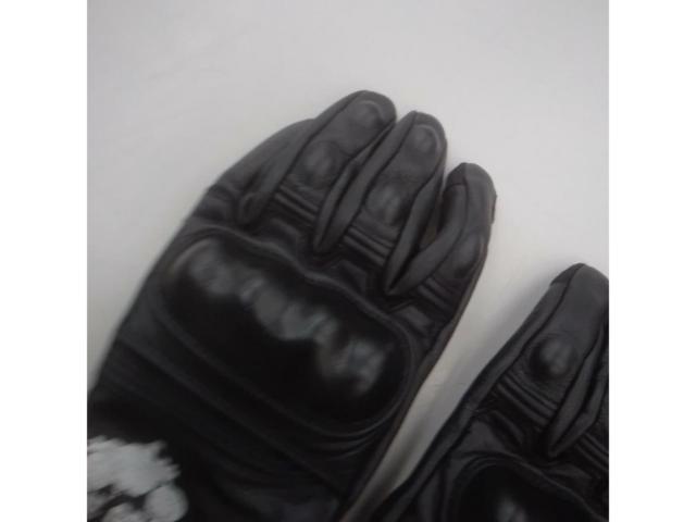 Caedia
Leather Gloves
XL