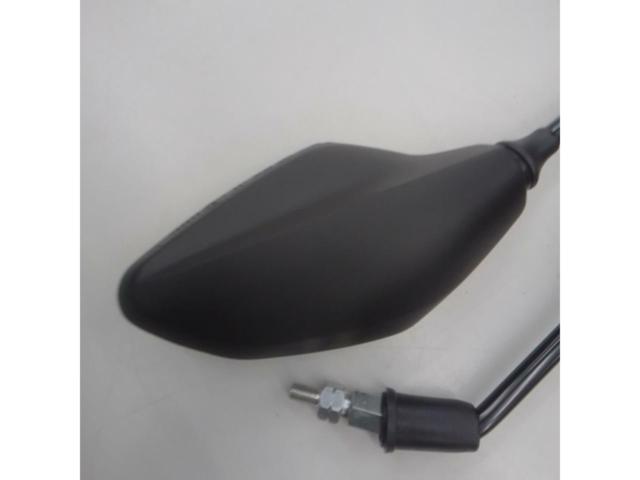 Genuine Yamaha mirrors
8 mm positive / reverse screw
Right and left