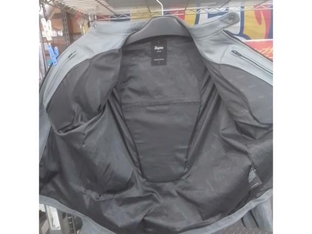 DAYTONA Single Leather Jacket
Size XL
Sheep leather