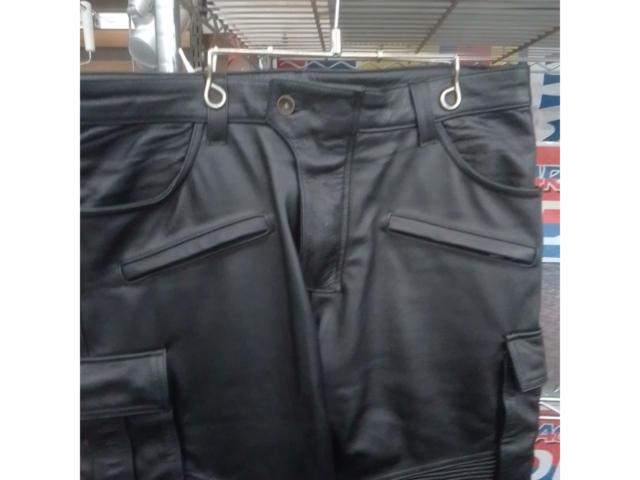 Unknown Manufacturer
Leather pants
Size unknown. Actual measurements (laid flat): Waist 46cm, Inseam 70cm.