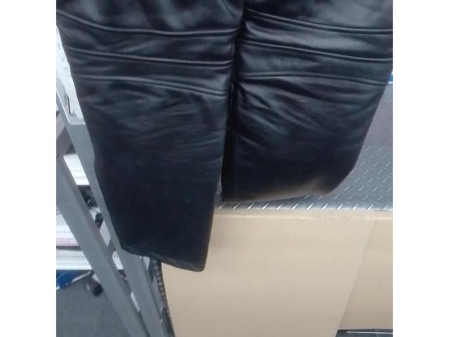 Unknown Manufacturer
Leather pants
Size unknown. Actual measurements (laid flat): Waist 46cm, Inseam 70cm.
